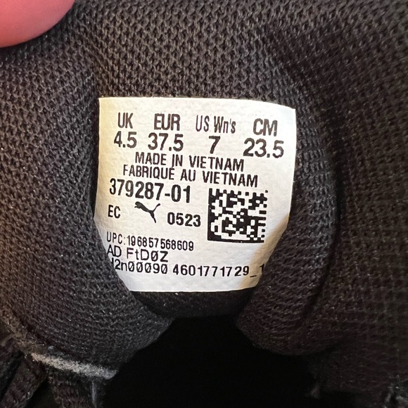 NWT - Puma Black and White Women's Sneakers - Picture 4 of 6